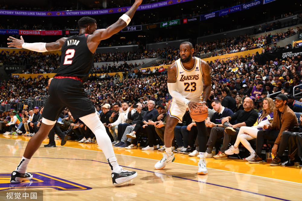 始终受到球 始终受到球