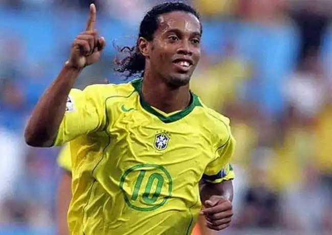 其球员吸引 其球员吸引