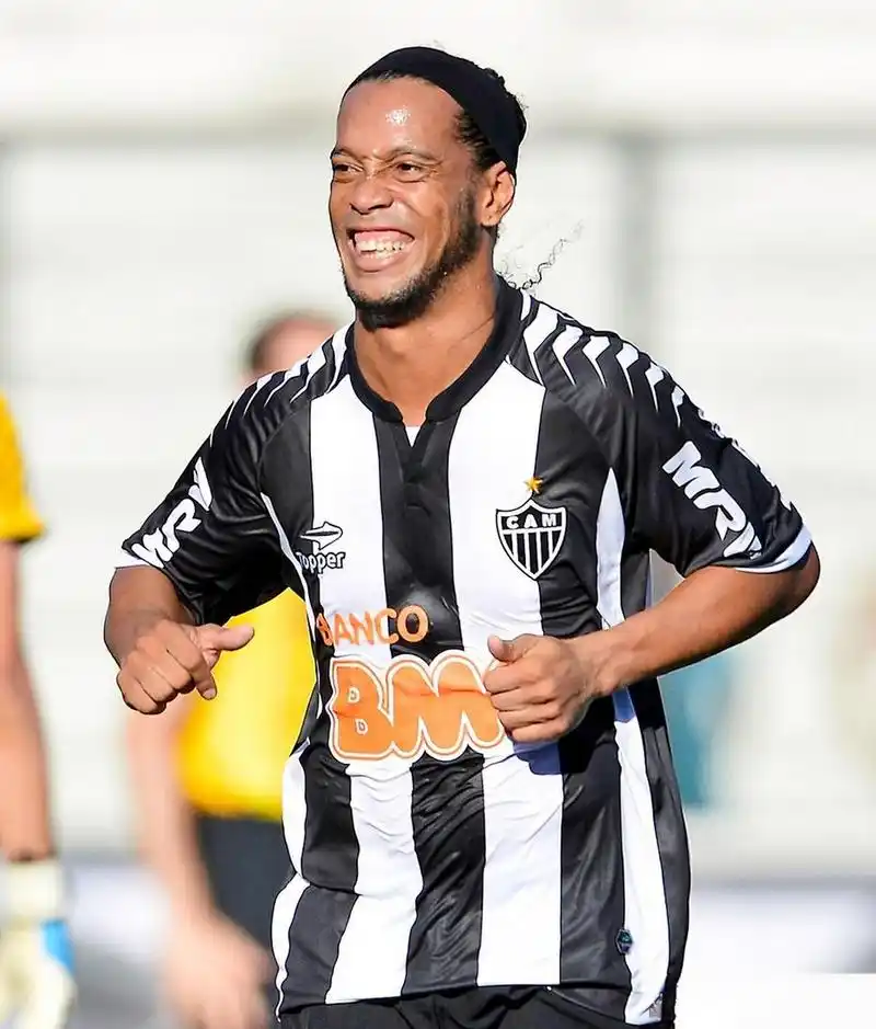 22男足的 22男足的